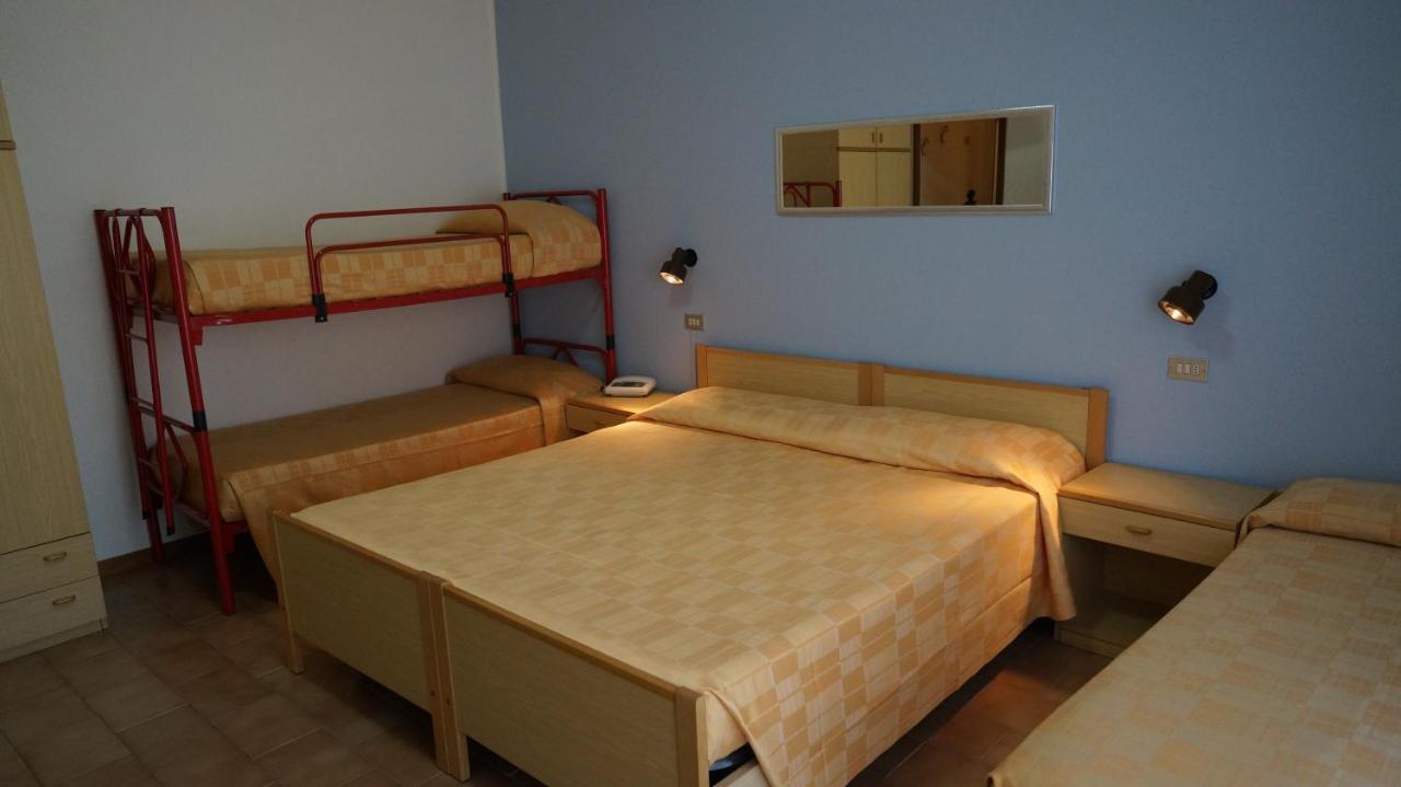 Hotel Quattropalme Tortoreto ภายนอก รูปภาพ