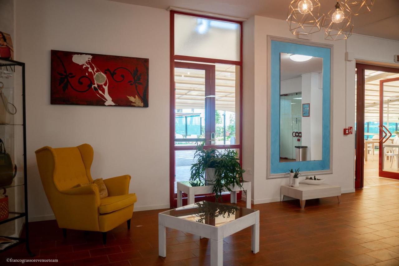 Hotel Quattropalme Tortoreto ภายนอก รูปภาพ