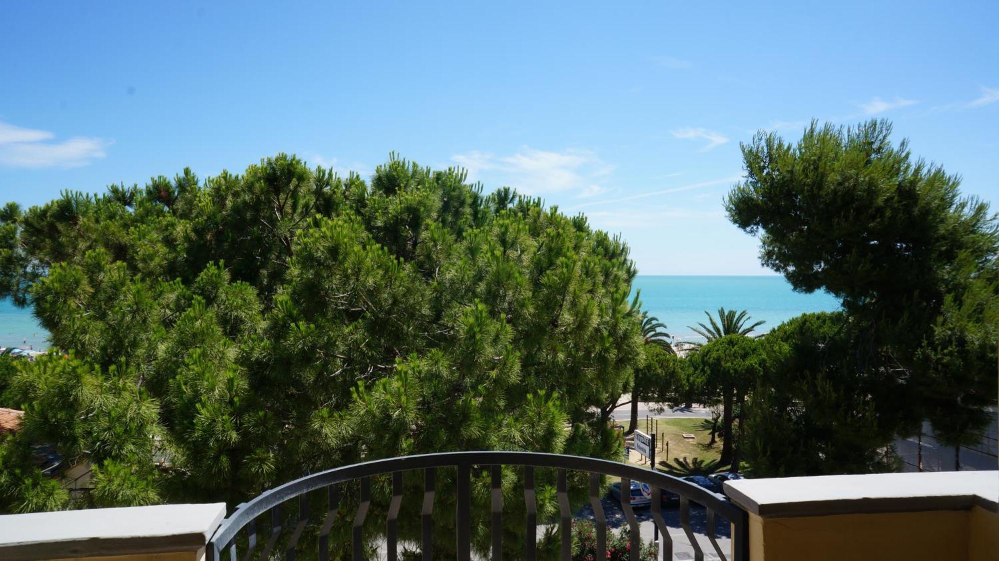 Hotel Quattropalme Tortoreto ภายนอก รูปภาพ