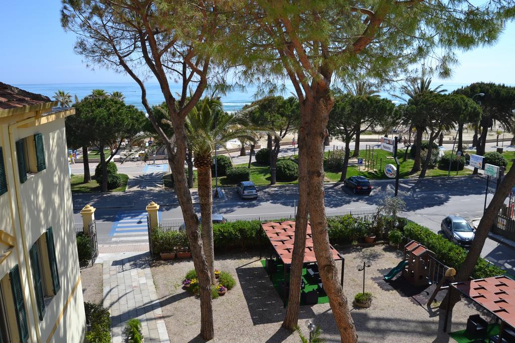 Hotel Quattropalme Tortoreto ภายนอก รูปภาพ